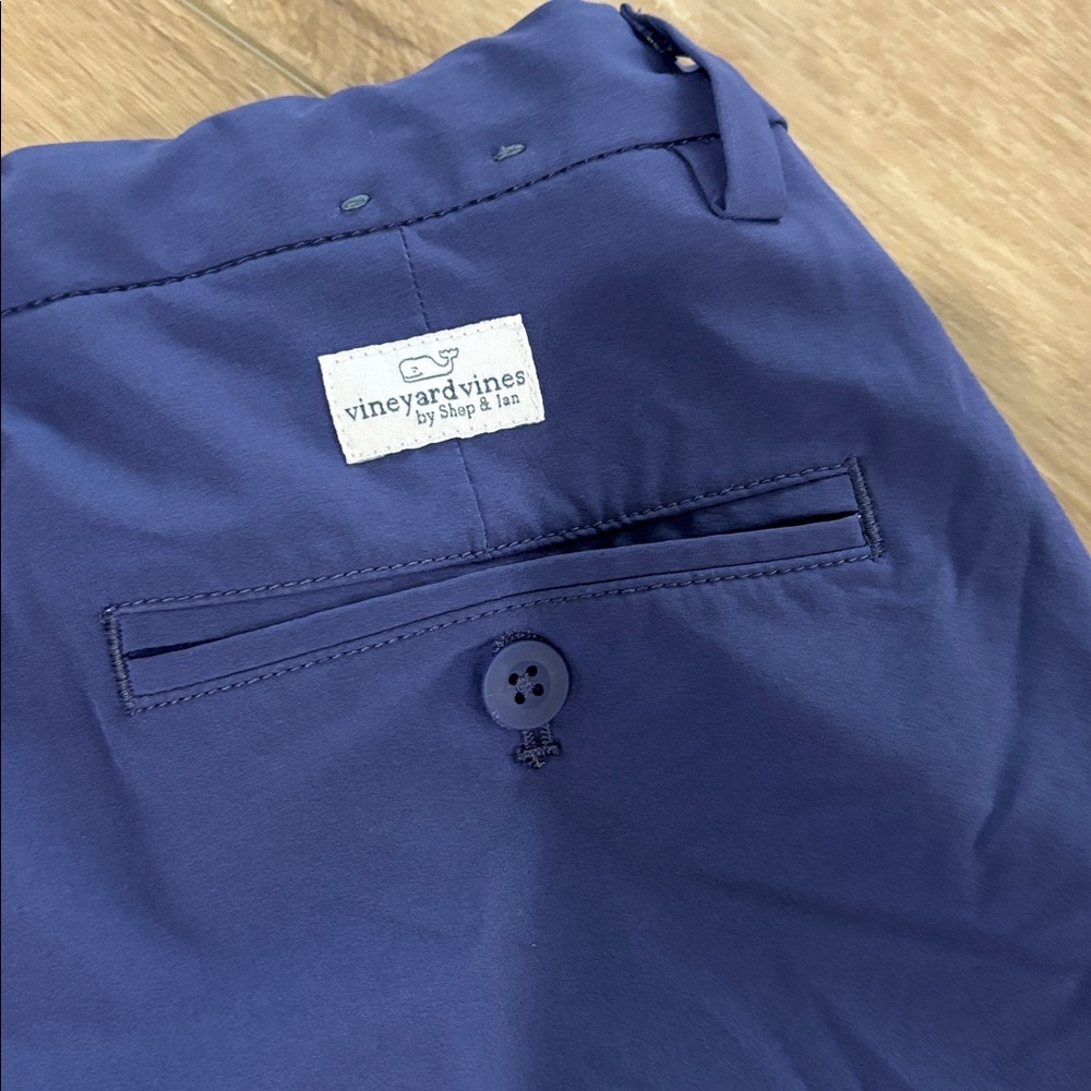 Vineyard Vines Performance boys Navy Flat Front Shorts size 16 - Picture 2 of 4